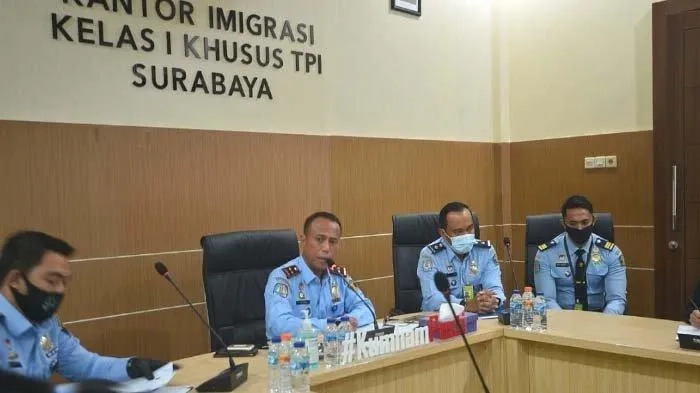 Kantor Imigrasi Surabaya Diseminasi Peraturan Layanan Izin Tinggal Keimigrasian Era Normal Baru