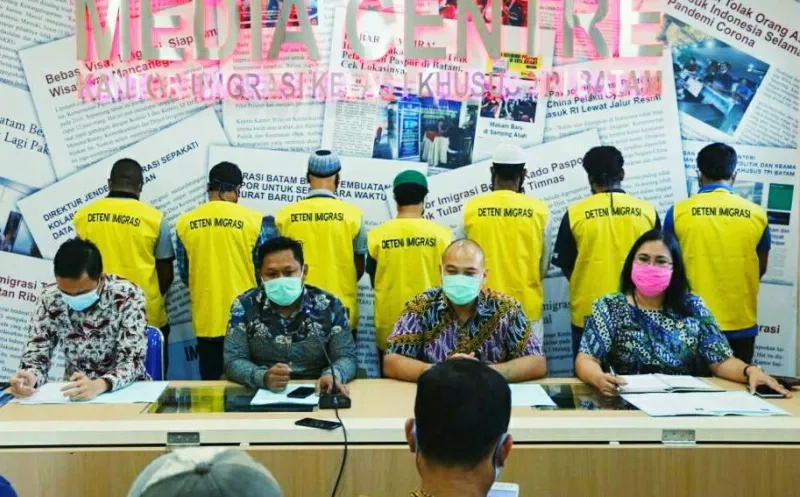 Overstay Lebih dari Sebulan, 6 WNA Dideportasi