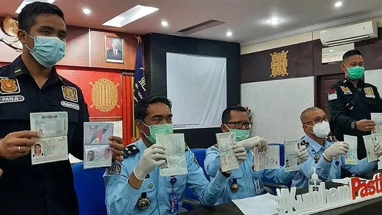 Kapal Pesiar Masuk Perairan Indonesia secara Ilegal 18 Paspor Kru Ditahan Imigrasi