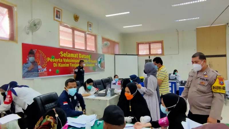 Kantor Imigrasi Kelas II TPI Tanjungbalai Asahan Gelar Vaksinasi Covid 19 bagi Warga Sekitar