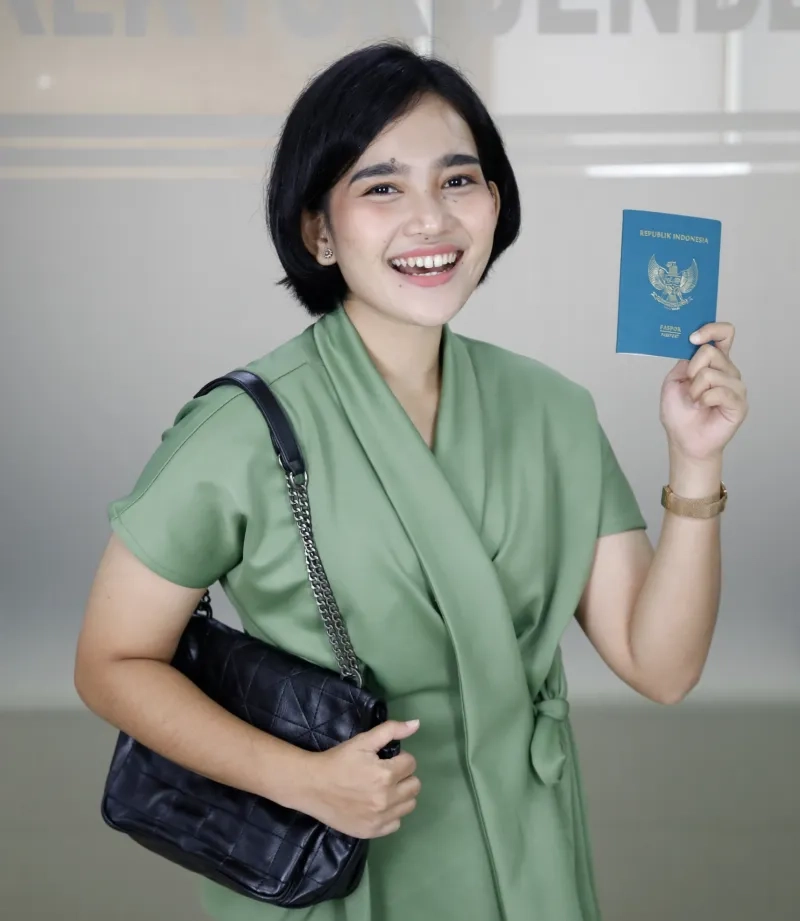 Punya Visa yang Masih Berlaku Saat Ganti Paspor? Minta Paspor Lamamu ke Petugas Imigrasi